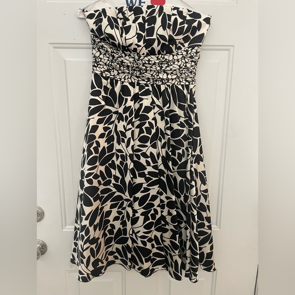 Chic Strapless Black and White Dress